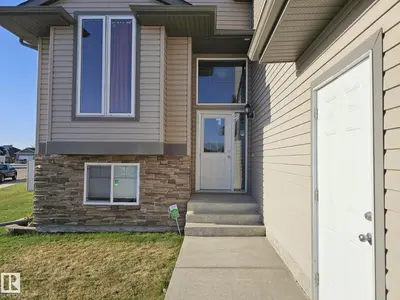 Interior photo 1 of 3901 44 AV