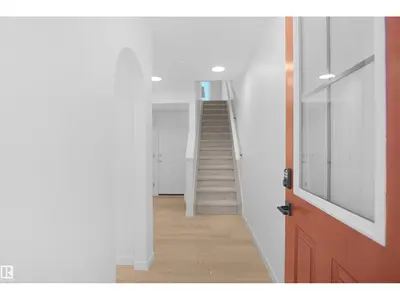 Interior photo 2 of 1 1215 Keswick DR SW