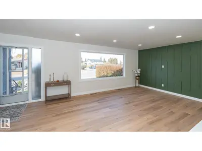 Interior photo 2 of 6807 98A AV NW