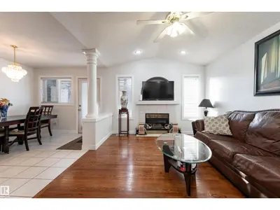 Interior photo 3 of 948 ORMSBY WD NW