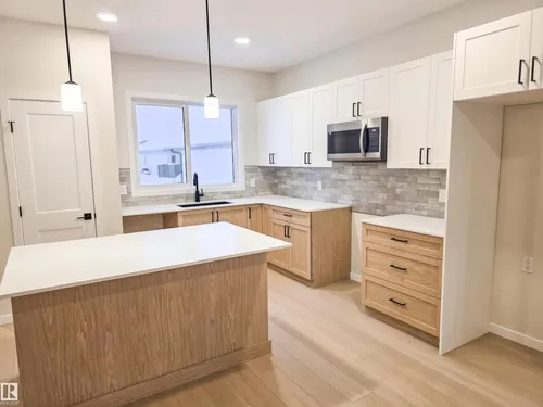 10 HUNTER PL, Spruce Grove - $449,000