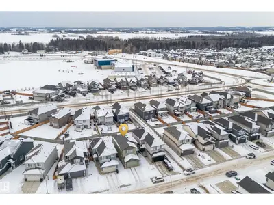 Interior photo 2 of 211 CALEDON CR