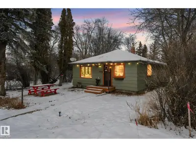 Interior photo 1 of 5043 48 ST