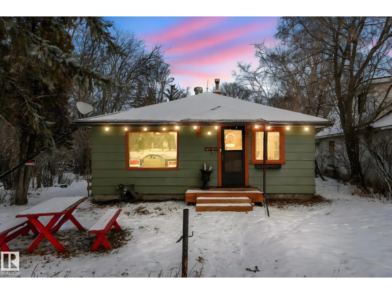 5043 48 ST, Sylvan Lake - 3 bedroom Detached Single Family for sale