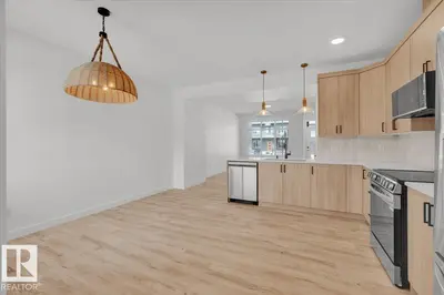 Interior photo 4 of 1315 KESWICK DR SW