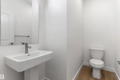 Interior photo 4 of 919 19 AV NW