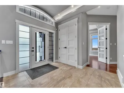 Interior photo 3 of 4107 WESTCLIFF HE SW