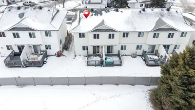 Interior photo 4 of #5 1033 YOUVILLE DR W NW