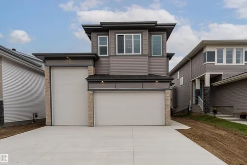 43 MAPLE CR, Gibbons - $650,000