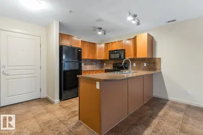 Interior photo 4 of #228 400 PALISADES WY