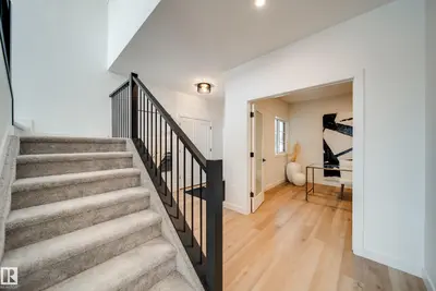 Interior photo 4 of 3 Cloutier CL