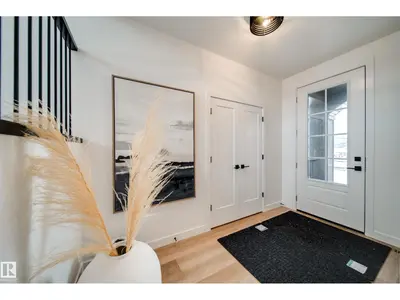 Interior photo 2 of 3 Cloutier CL