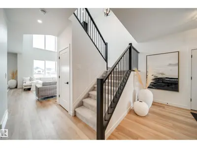 Interior photo 3 of 3 Cloutier CL