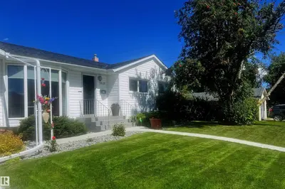 Interior photo 1 of 3828 Eastwood CR