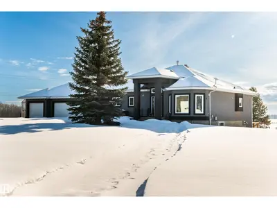 Interior photo 2 of 57124 RGE ROAD 252