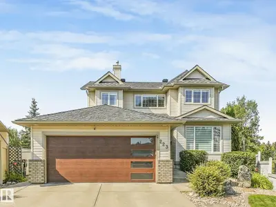 Interior photo 2 of 223 ORMSBY ROAD EAST NW