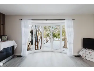 Interior photo 4 of 10423 35 AV NW