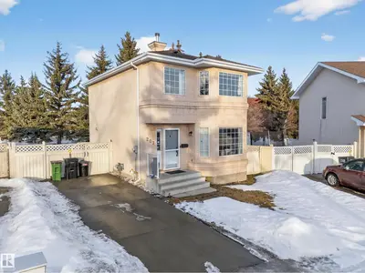 Interior photo 2 of 207 RIVER PT NW