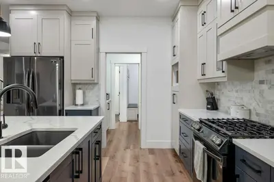 Interior photo 2 of 5094 EDGEMONT BV NW