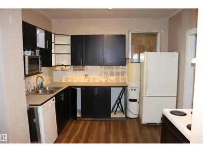 Interior photo 4 of 4715 52 ave