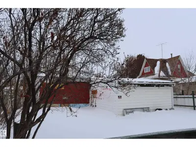 Interior photo 3 of 4715 52 ave