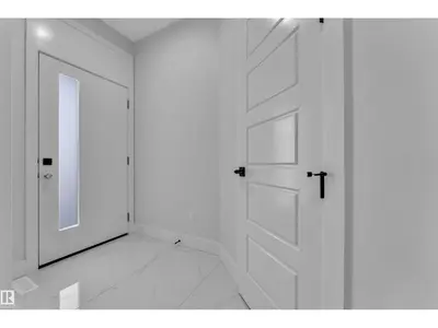 Interior photo 3 of 4310 36 st