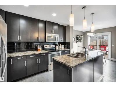 Interior photo 3 of 615 40 AV NW NW