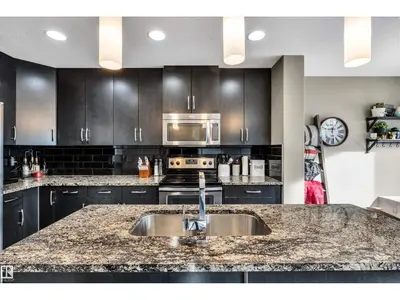 Interior photo 4 of 615 40 AV NW NW