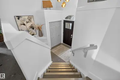 Interior photo 4 of 142 HIGHGROVE TC