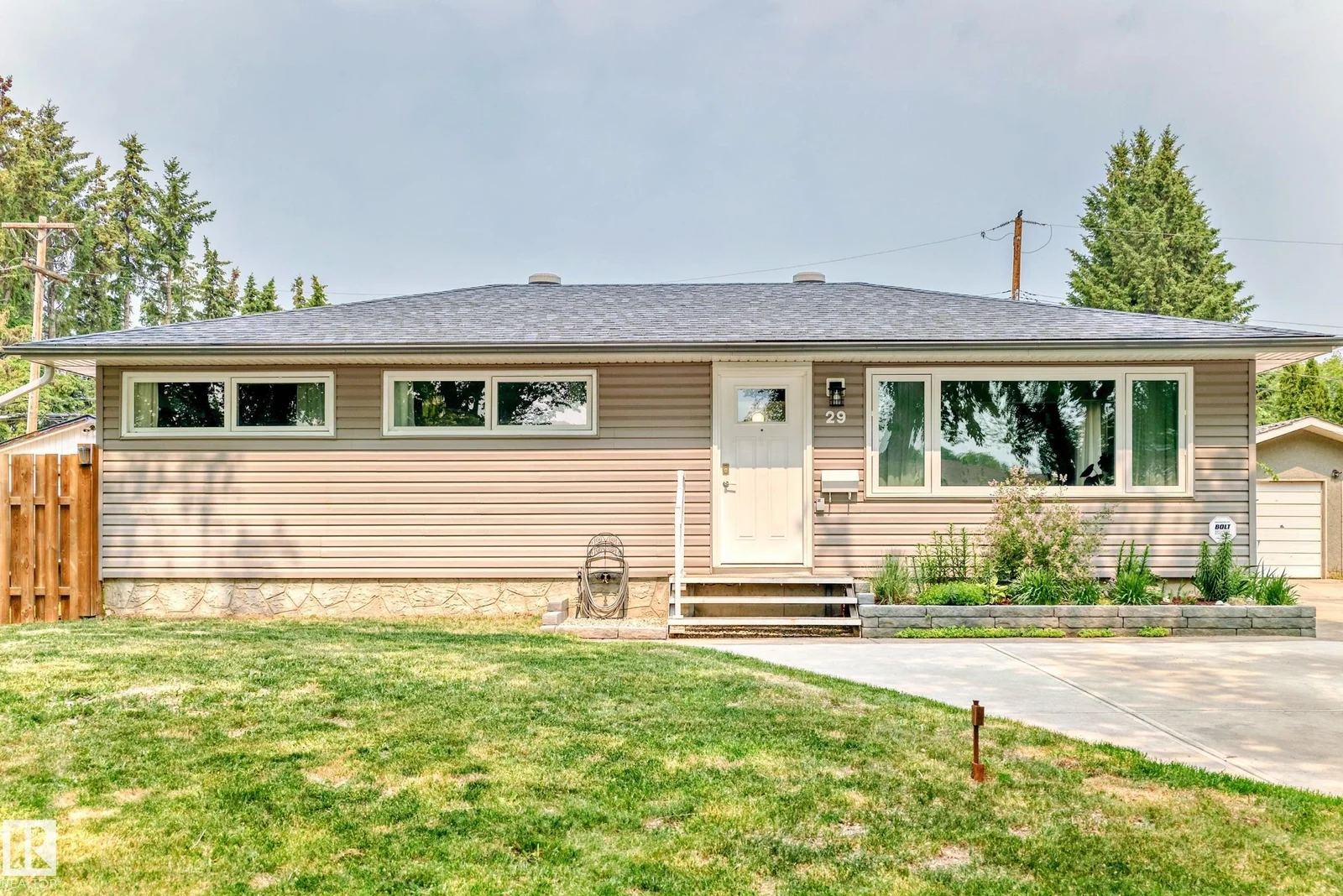 29 SUNSET BV, St. Albert - 5 bedroom Detached Single Family for sale