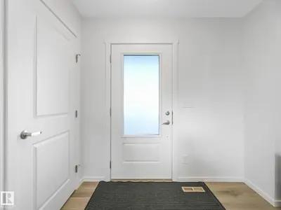 Interior photo 2 of 1044 CRESTVIEW TC