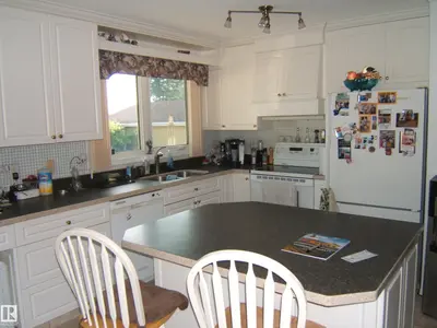 Interior photo 4 of 4807 54 AV