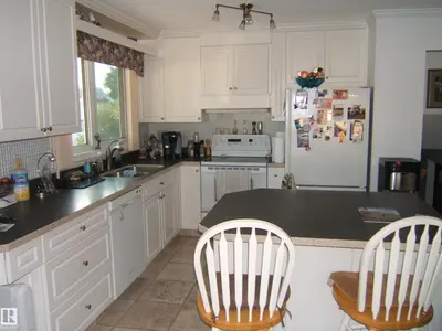 Interior photo 3 of 4807 54 AV