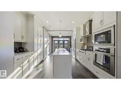 Interior photo 2 of 11331 76 AV NW