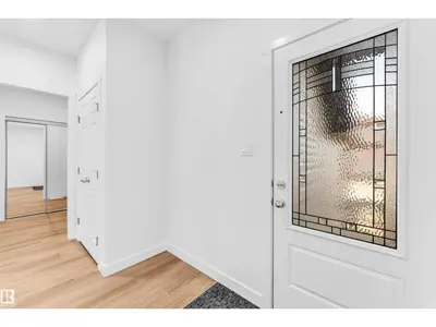 Interior photo 4 of 1216 13 AV NW