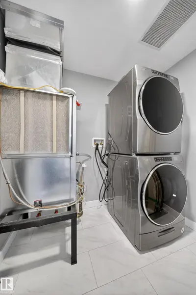 Interior photo 4 of #416 61 FESTIVAL WY