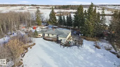 Interior photo 4 of 51548 RGE ROAD 232 NE