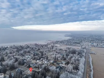 Interior photo 4 of 5220 47A AV