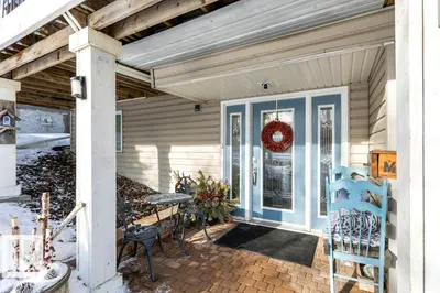 Interior photo 2 of 32 GRENFELL AV