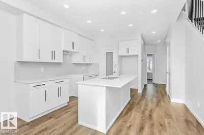 Interior photo 4 of 4293 KINGLET DR NW