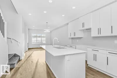 Interior photo 3 of 4293 KINGLET DR NW