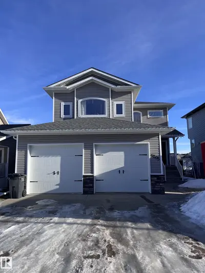 Interior photo 1 of 5205 39 ST