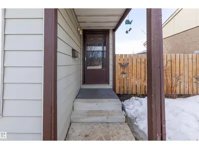 Interior photo 2 of 9405 98 AV