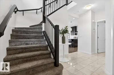 Interior photo 4 of 5404 22 AV SW