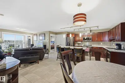 Interior photo 4 of #321 278 SUDER GREENS DR NW