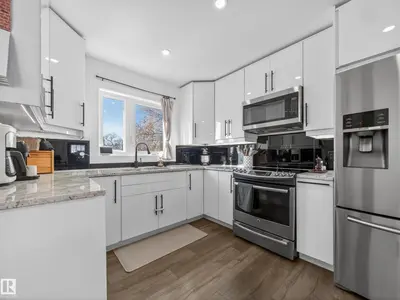 Interior photo 4 of 6 HIGHWOOD PL