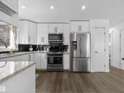 Interior photo 3 of 6 HIGHWOOD PL