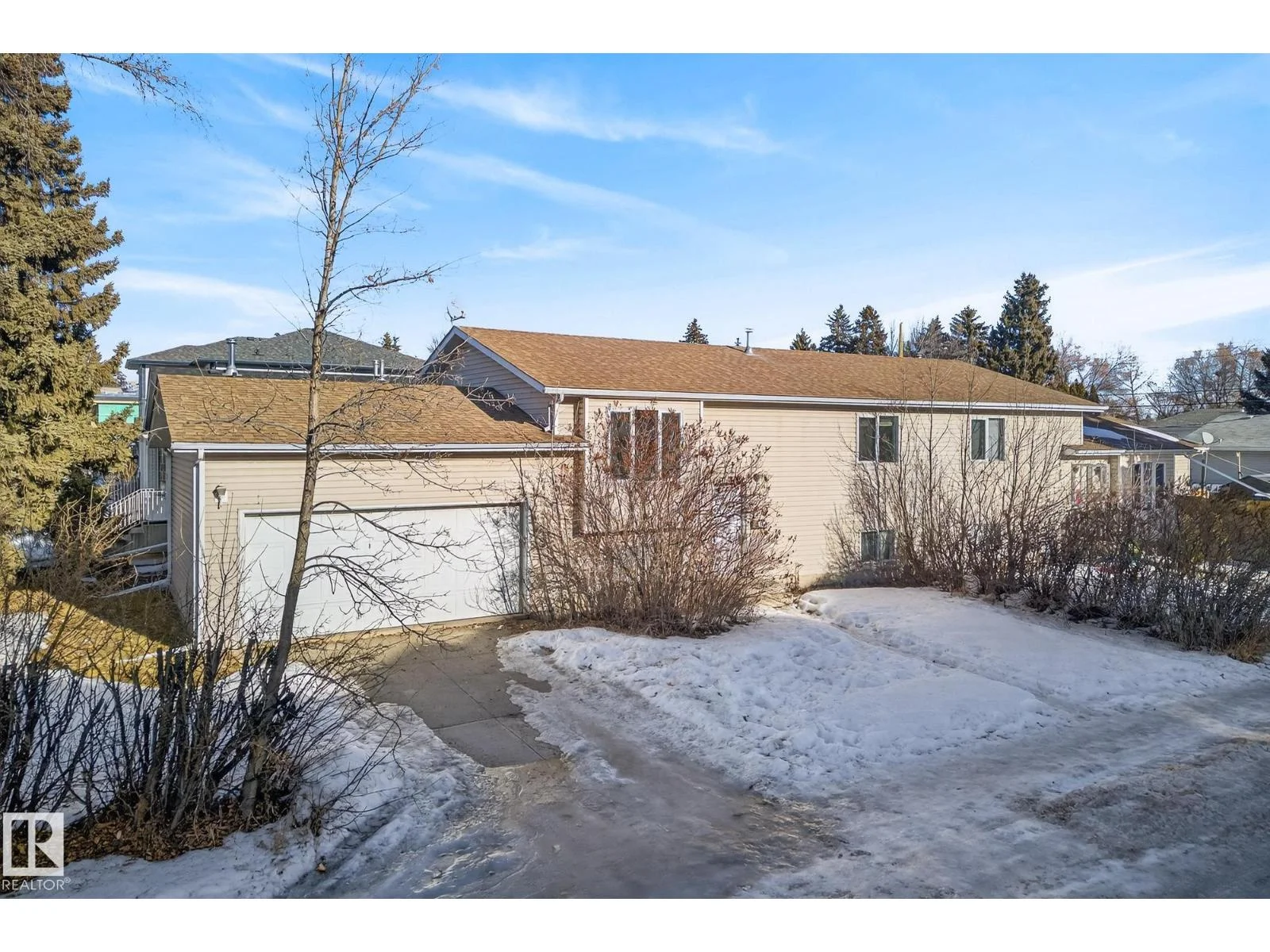 15110 103 AV NW, Edmonton - 3 bedroom Duplex for sale