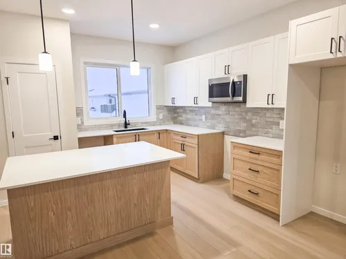 10 HUNTER PL, Spruce Grove - $449,000