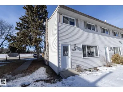 Interior photo 4 of 4371 46 ST